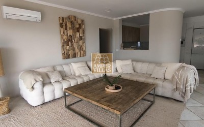 Fantastic villa with panoramic sea views.